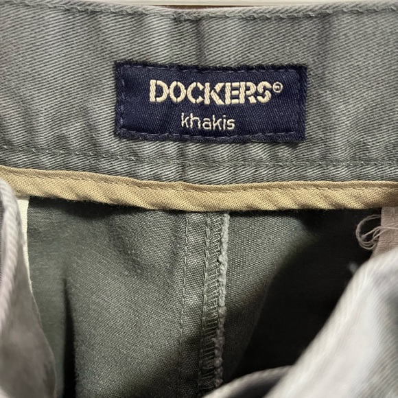 Dockers Khaki Men’s Pants - Picture 2 of 3